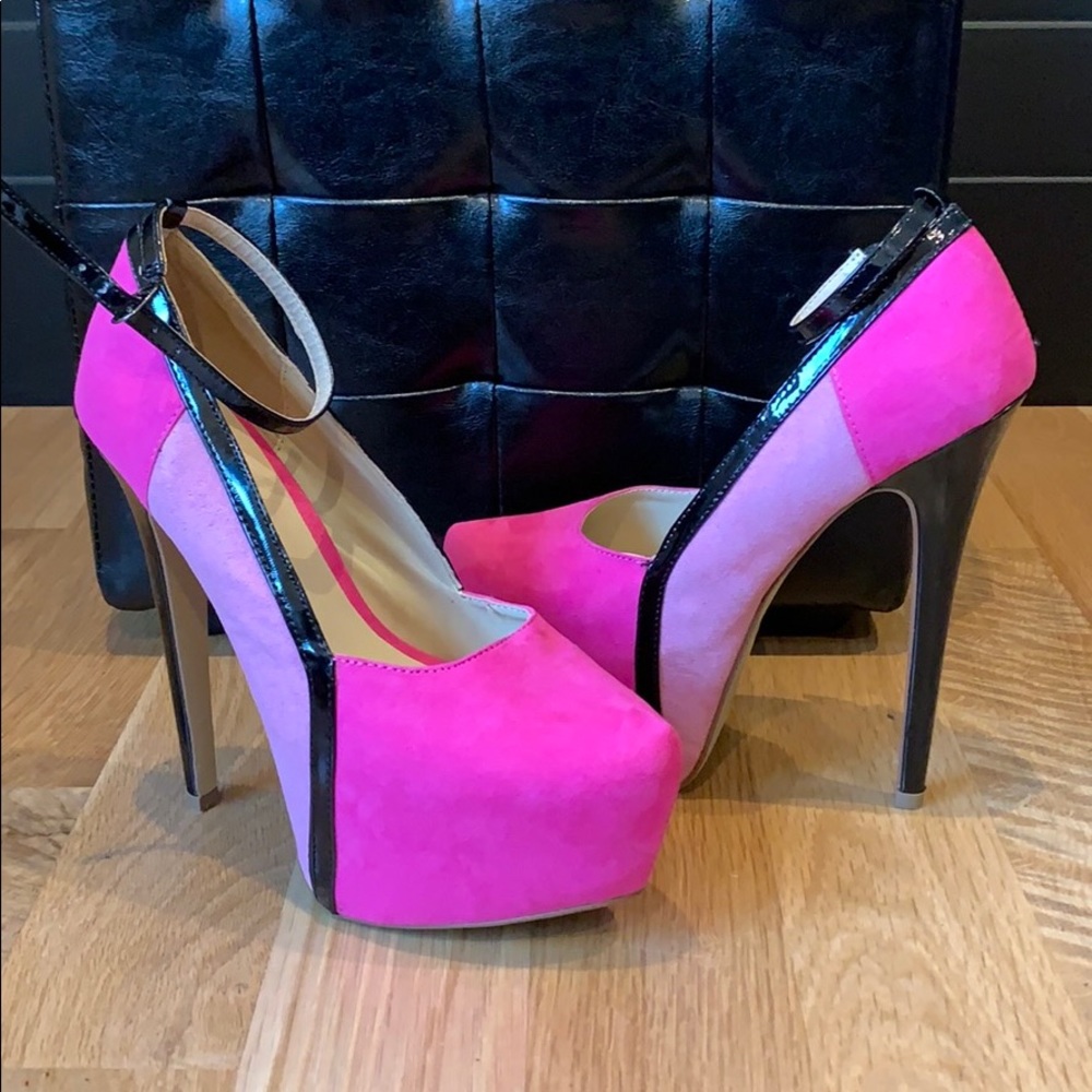Size 8 high heel shoes